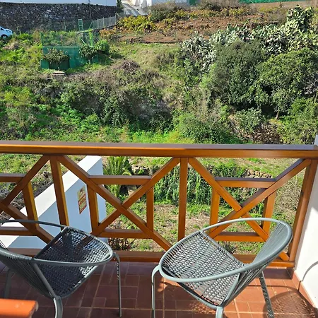 Cozy Canarian House La Casa De Mis Abuelitos By Hrtenerife Net לוס סילוס