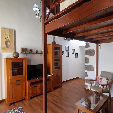 Cozy Canarian House La Casa De Mis Abuelitos By Hrtenerife Net לוס סילוס